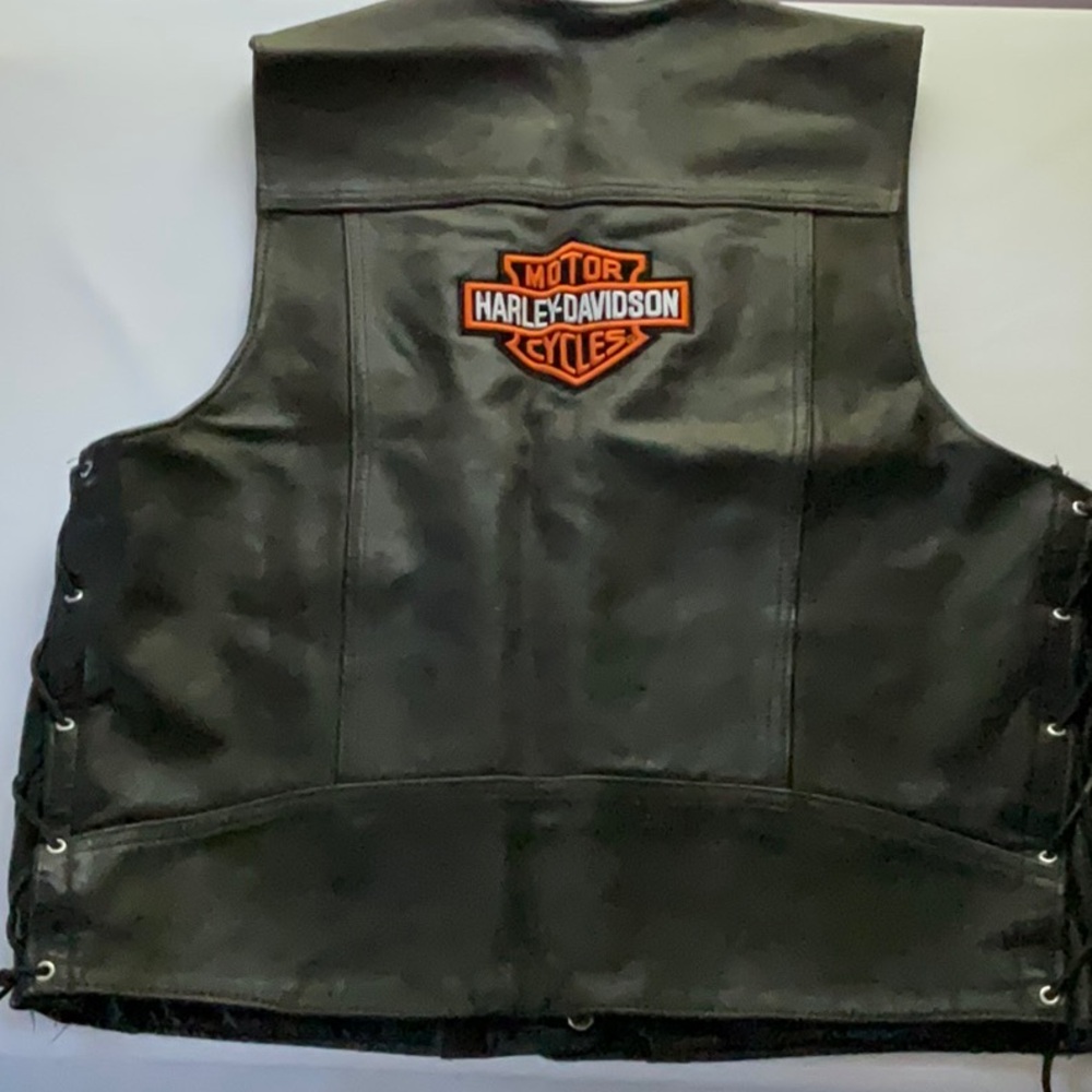 Walter Dyer Genuine Leather Biker Vest with Buffalo Nickel Snaps - Picture 3 of 14